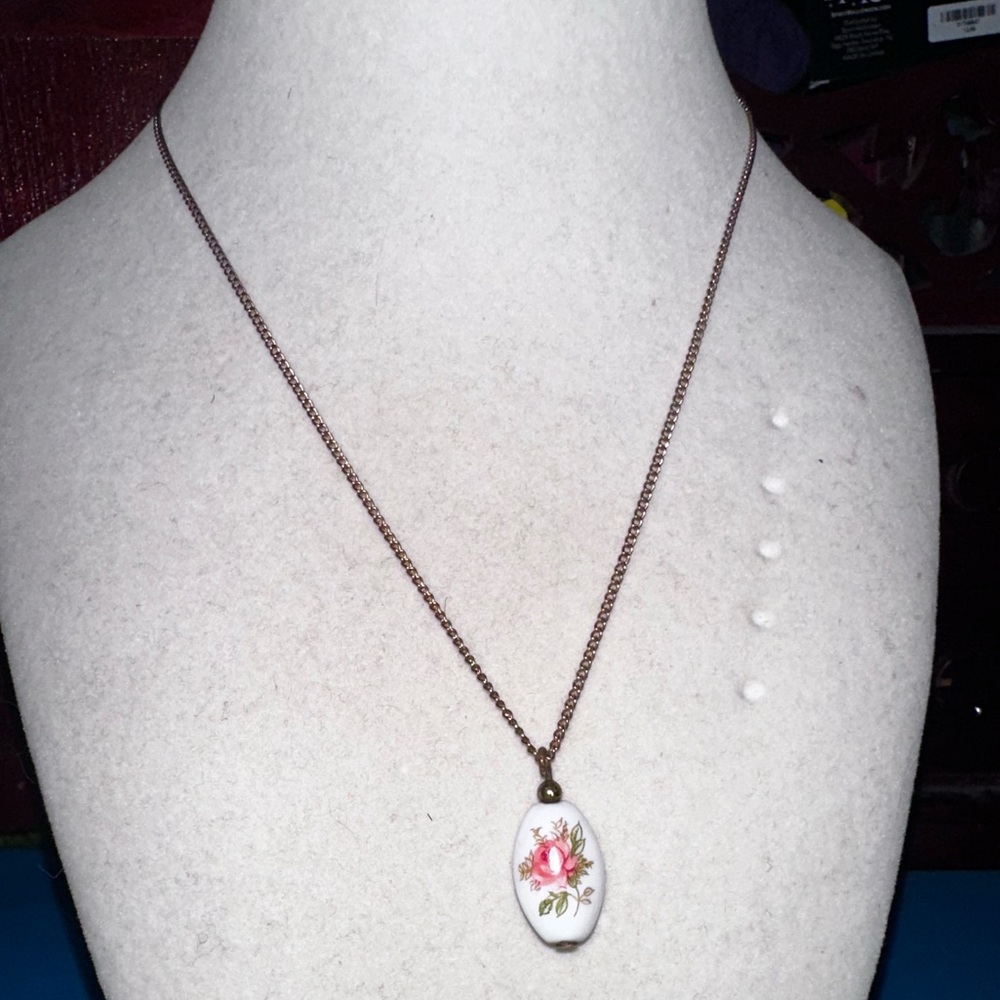 Floral Pendant Necklace